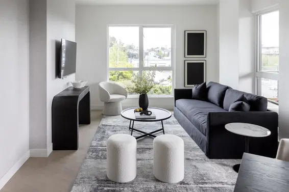 659 422 East 3rd Street, North Vancouver For Sale - image 2