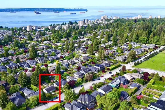 1126 Kings Avenue, West Vancouver