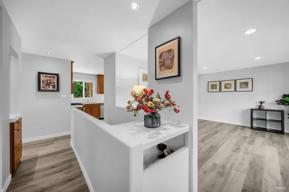 1126 Kings Avenue, West Vancouver For Sale - image 3