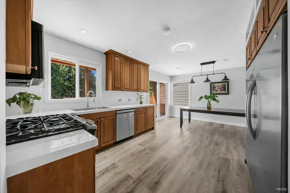 1126 Kings Avenue, West Vancouver For Sale - image 9