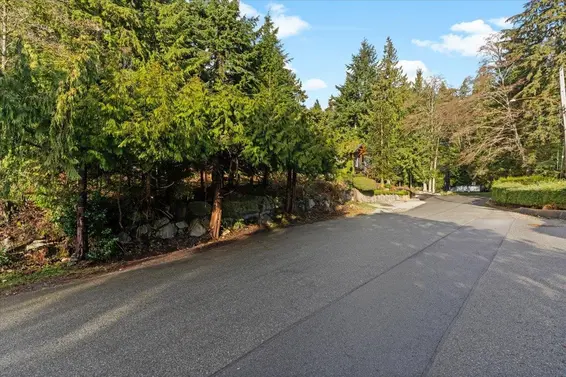 478 Craigmohr Drive, West Vancouver For Sale - image 9