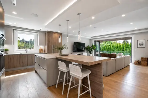 955 Forest Hills Drive, North Vancouver For Sale - image 9