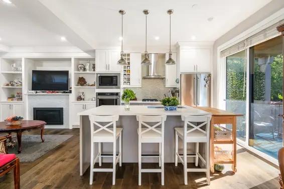 2020 Carson Court, North Vancouver For Sale - image 12