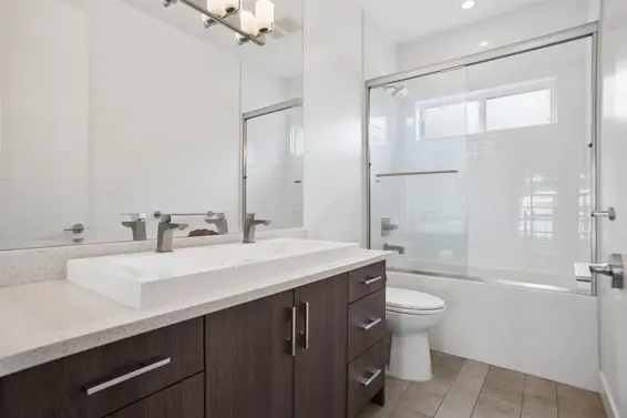 2020 Carson Court, North Vancouver For Sale - image 31