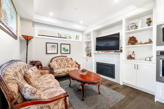 2020 Carson Court, North Vancouver For Sale - image 6