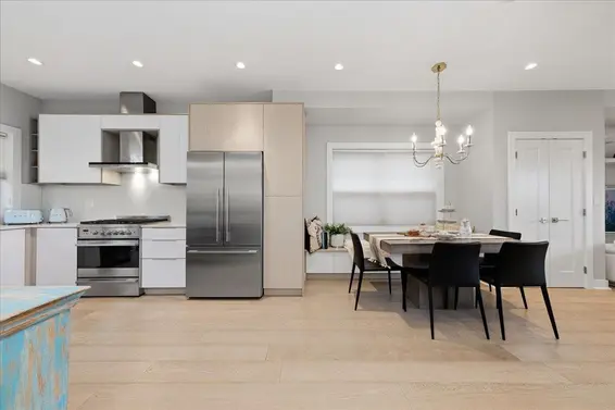 210 West 5th Street, North Vancouver For Sale - image 11