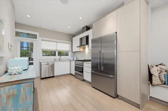 210 West 5th Street, North Vancouver For Sale - image 12