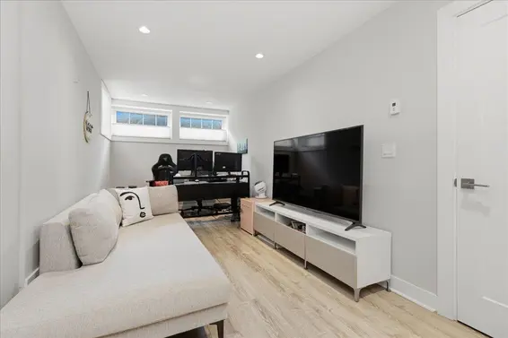 210 West 5th Street, North Vancouver For Sale - image 27