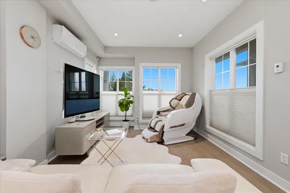 210 West 5th Street, North Vancouver For Sale - image 6