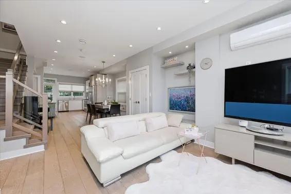 210 West 5th Street, North Vancouver For Sale - image 7