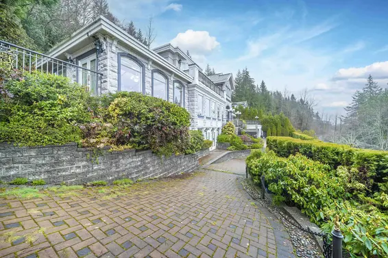 1609 Pinecrest Drive, West Vancouver For Sale - image 3