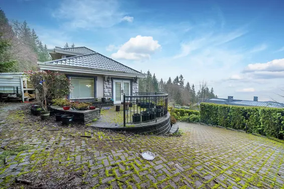 1609 Pinecrest Drive, West Vancouver For Sale - image 39