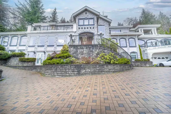 1609 Pinecrest Drive, West Vancouver For Sale - image 4