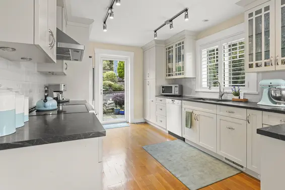 6252 Wellington Avenue, West Vancouver For Sale - image 16