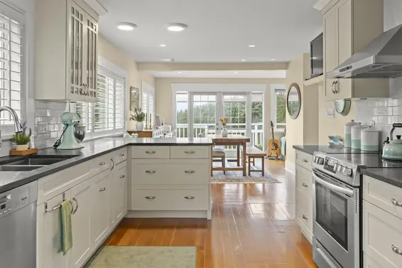 6252 Wellington Avenue, West Vancouver For Sale - image 18