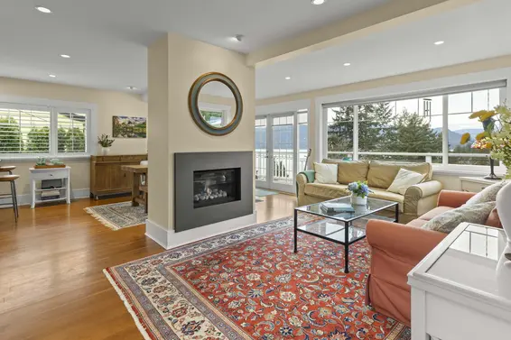 6252 Wellington Avenue, West Vancouver For Sale - image 3