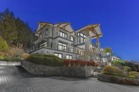 2756 Willoughby Road, West Vancouver For Sale - image 2