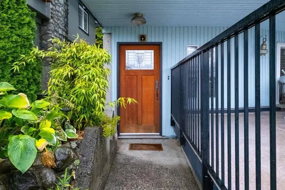 2727 Panorama Drive, North Vancouver For Sale - image 2