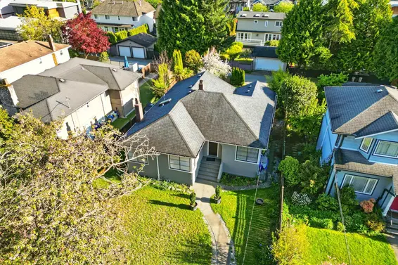 1258 Jefferson Avenue, West Vancouver For Sale - image 2