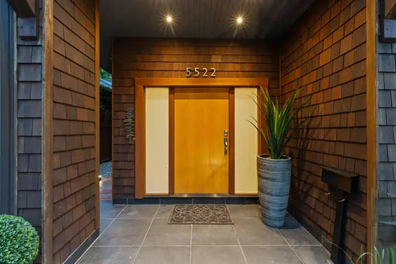 5522 Deerhorn Lane, North Vancouver For Sale - image 2