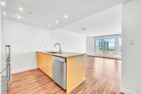 402 135 East 17th Street, North Vancouver For Sale - image 4