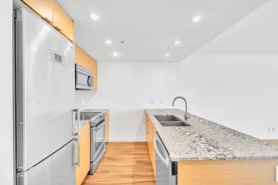 402 135 East 17th Street, North Vancouver For Sale - image 5