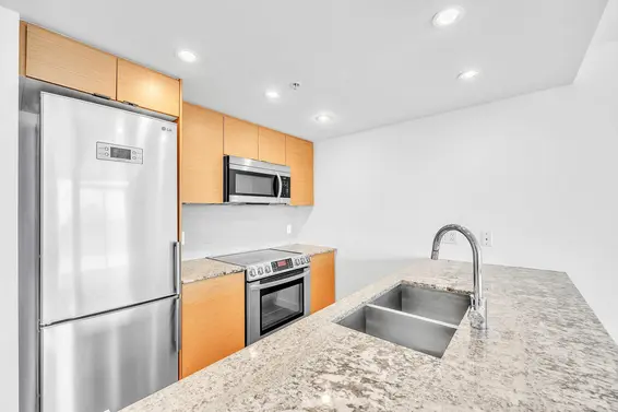 402 135 East 17th Street, North Vancouver For Sale - image 6