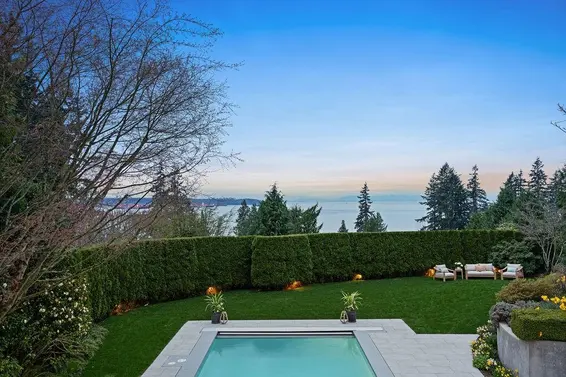 2964 Mathers Crescent, West Vancouver For Sale - image 2