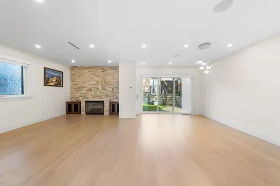 462 West 14th Street, North Vancouver For Sale - image 16