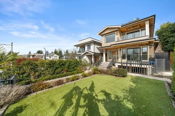 462 West 14th Street, North Vancouver For Sale - image 3