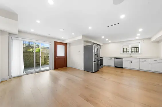 462 West 14th Street, North Vancouver For Sale - image 31