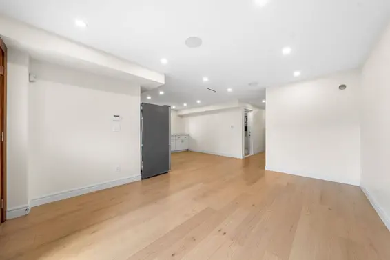 462 West 14th Street, North Vancouver For Sale - image 33