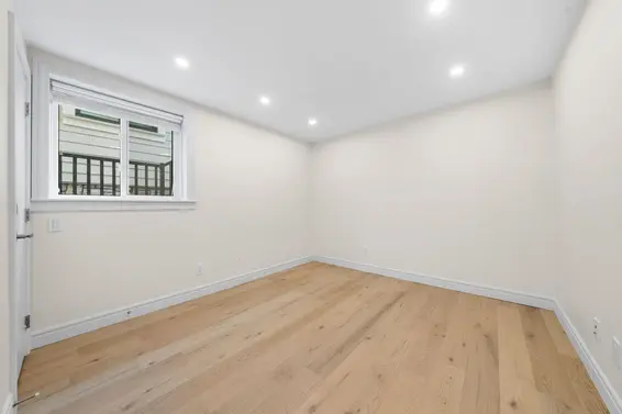 462 West 14th Street, North Vancouver For Sale - image 34