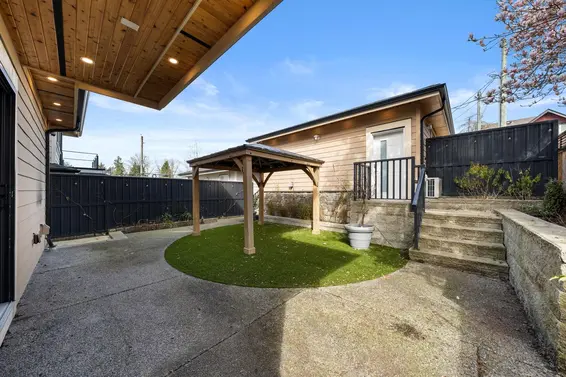 462 West 14th Street, North Vancouver For Sale - image 36