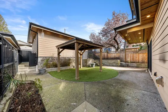 462 West 14th Street, North Vancouver For Sale - image 37