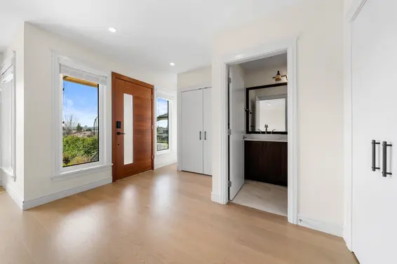 462 West 14th Street, North Vancouver For Sale - image 5