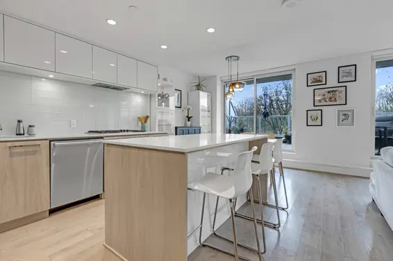 611 680 Seylynn Crescent, North Vancouver For Sale - image 3