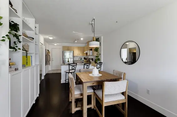 323 332 Lonsdale Avenue, North Vancouver For Sale - image 11