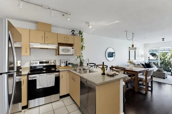323 332 Lonsdale Avenue, North Vancouver For Sale - image 14