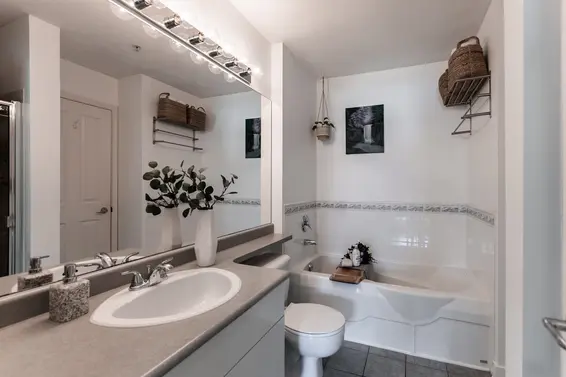 323 332 Lonsdale Avenue, North Vancouver For Sale - image 19
