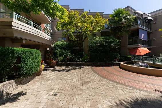 323 332 Lonsdale Avenue, North Vancouver For Sale - image 33
