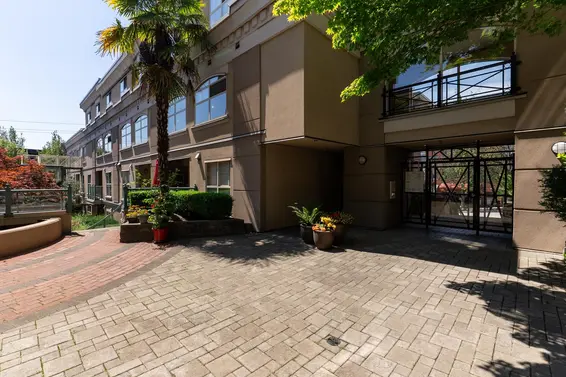 323 332 Lonsdale Avenue, North Vancouver For Sale - image 34