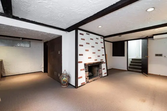 1057 Montroyal Boulevard, North Vancouver For Sale - image 25