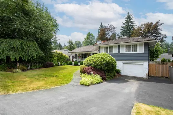 1057 Montroyal Boulevard, North Vancouver For Sale - image 3
