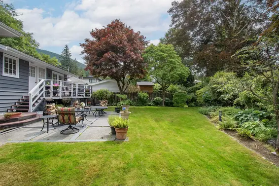 1057 Montroyal Boulevard, North Vancouver For Sale - image 7