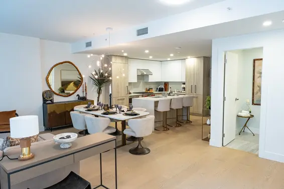 TH2 423 6th Street, West Vancouver For Sale - image 2