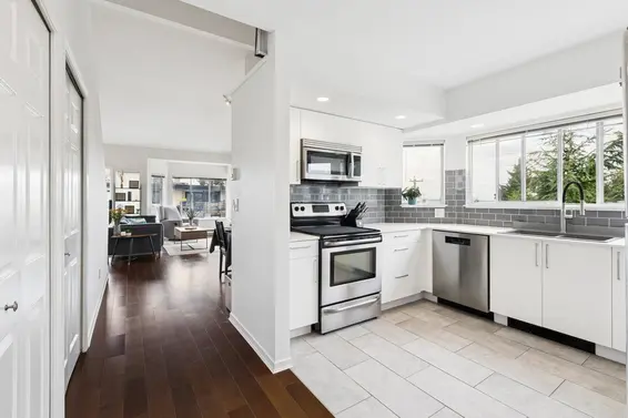 303 131 West 20th Street, North Vancouver For Sale - image 11