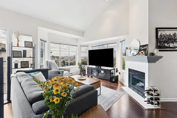 303 131 West 20th Street, North Vancouver For Sale - image 3