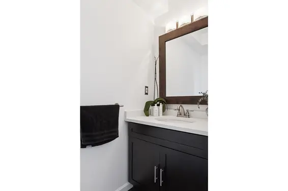 303 131 West 20th Street, North Vancouver For Sale - image 30