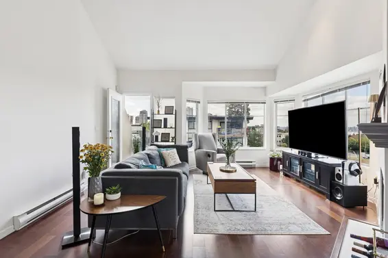 303 131 West 20th Street, North Vancouver For Sale - image 4